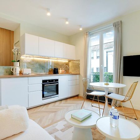 Suite Deluxe 1 By Les Maisons De Charloc Homes Boulogne-Billancourt Bagian luar foto