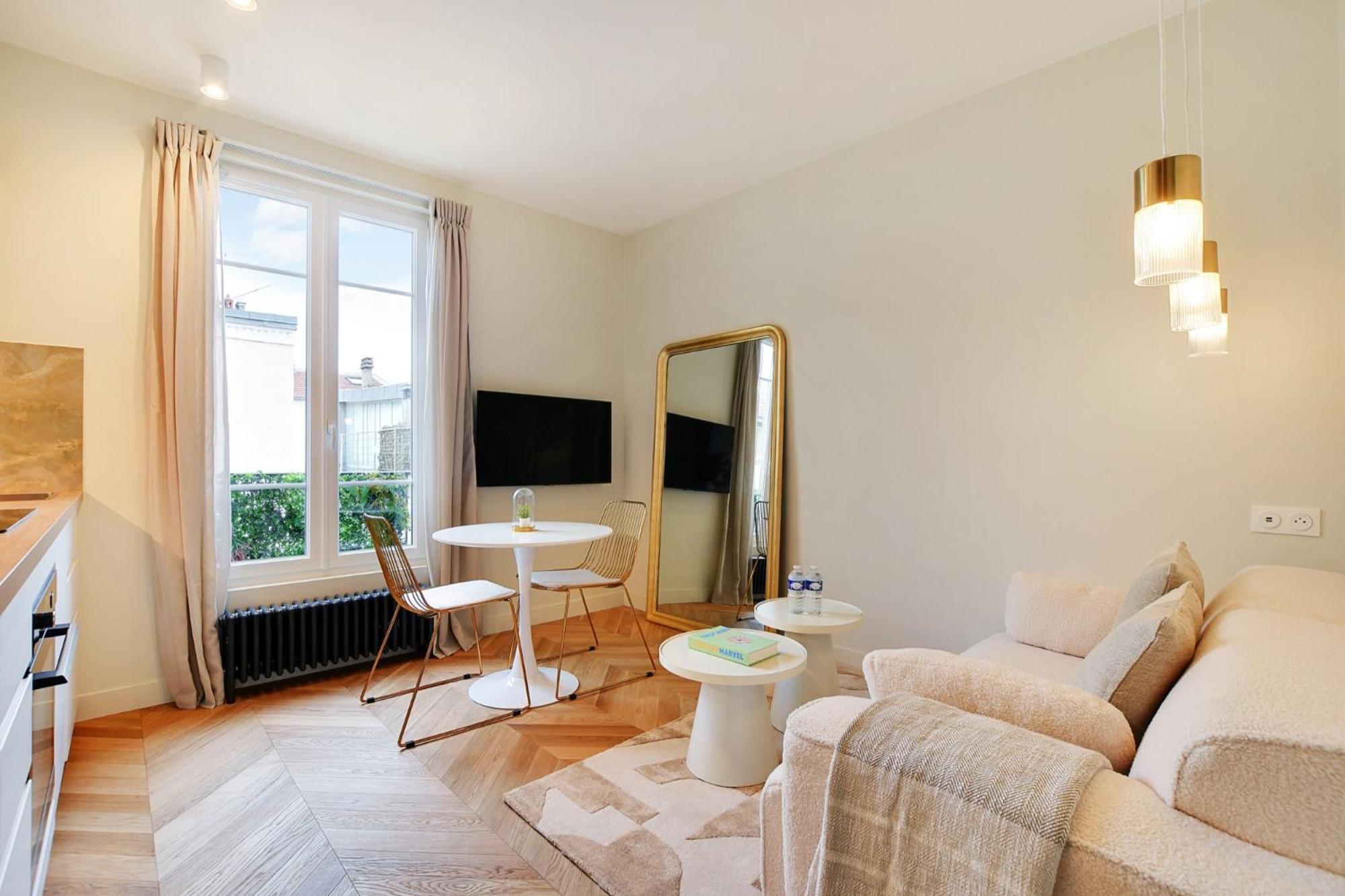 Suite Deluxe 1 By Les Maisons De Charloc Homes Boulogne-Billancourt Bagian luar foto